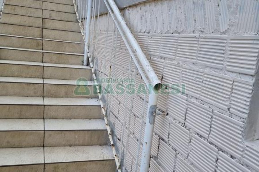 Sobrado com 58m², 2 dormitórios, 1 vaga, no bairro Desvio Rizzo em Caxias do Sul para Comprar