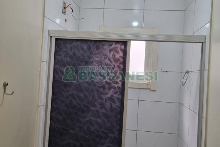 Sobrado com 58m², 2 dormitórios, 1 vaga, no bairro Desvio Rizzo em Caxias do Sul para Comprar