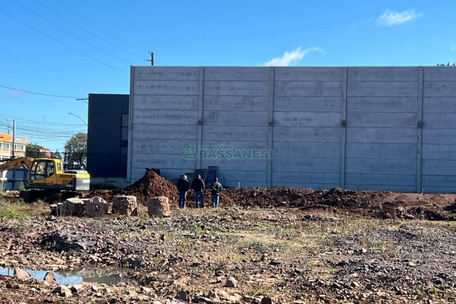 Pavilhão com 1300m², no bairro Desvio Rizzo em Caxias do Sul para Alugar