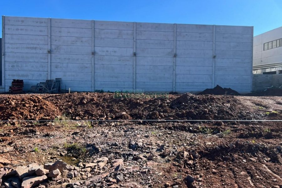 Pavilhão com 1300m², no bairro Desvio Rizzo em Caxias do Sul para Alugar