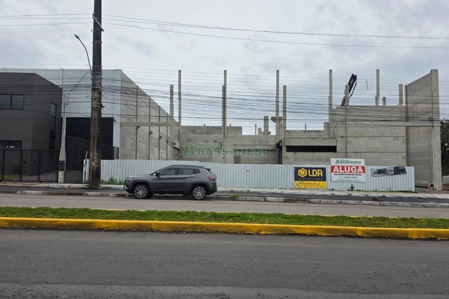 Pavilhão com 1300m², no bairro Desvio Rizzo em Caxias do Sul para Alugar