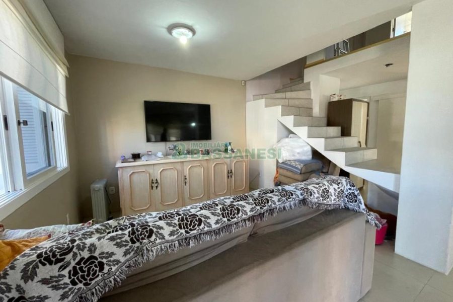 Casa com 141m², 3 dormitórios, 1 vaga, no bairro Santa Lúcia em Caxias do Sul para Comprar