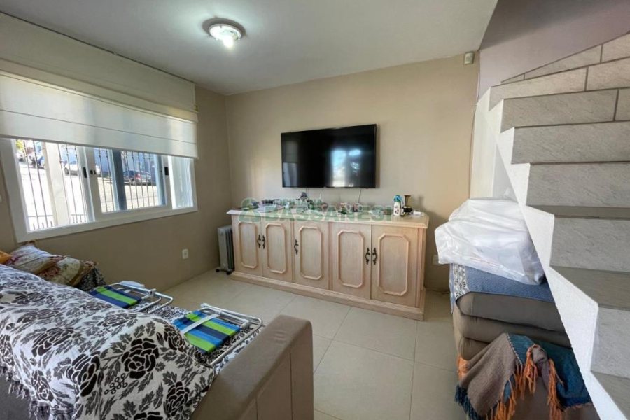 Casa com 141m², 3 dormitórios, 1 vaga, no bairro Santa Lúcia em Caxias do Sul para Comprar