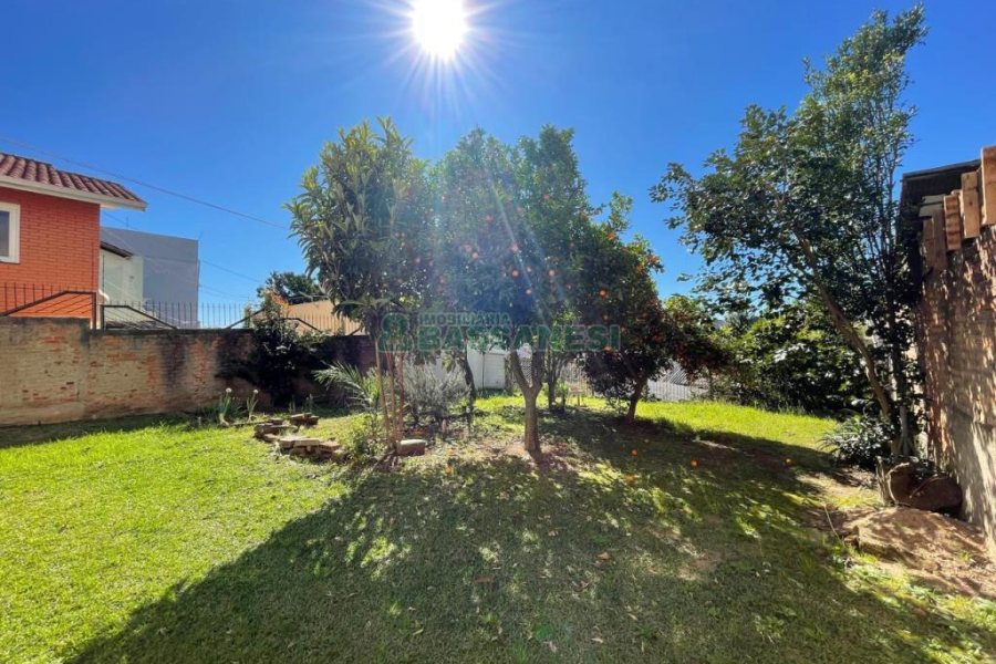 Casa com 141m², 3 dormitórios, 1 vaga, no bairro Santa Lúcia em Caxias do Sul para Comprar