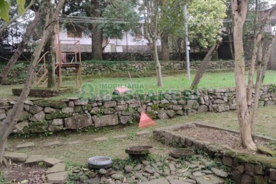 Casa, 8 dormitórios, no bairro São Pelegrino em Caxias do Sul para Comprar