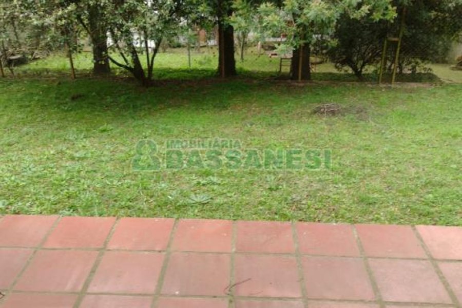 Casa, 8 dormitórios, no bairro São Pelegrino em Caxias do Sul para Comprar