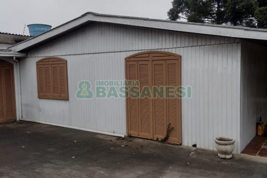 Casa, 8 dormitórios, no bairro São Pelegrino em Caxias do Sul para Comprar