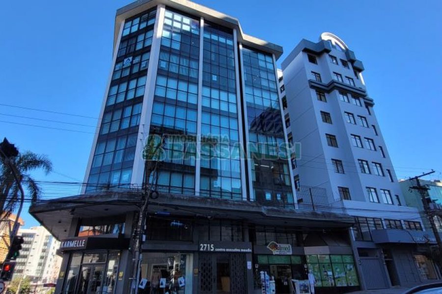 Sala com 205m², 3 vagas, no bairro Centro em Caxias do Sul para Comprar