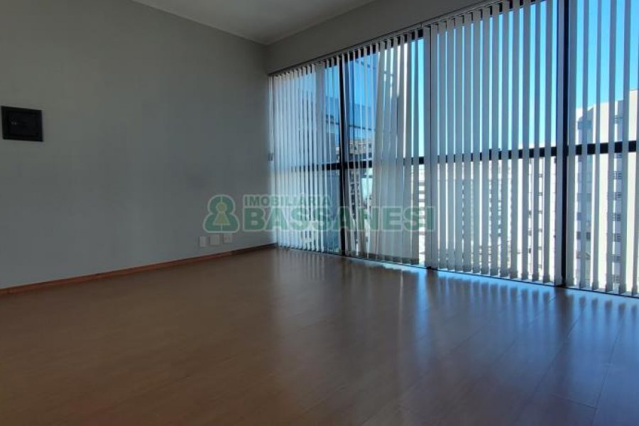 Sala com 205m², 3 vagas, no bairro Centro em Caxias do Sul para Comprar