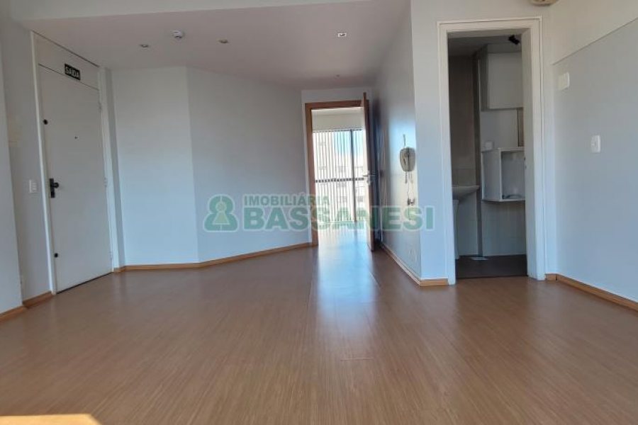 Sala com 205m², 3 vagas, no bairro Centro em Caxias do Sul para Comprar