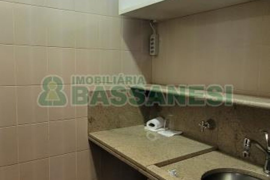 Sala com 205m², 3 vagas, no bairro Centro em Caxias do Sul para Comprar
