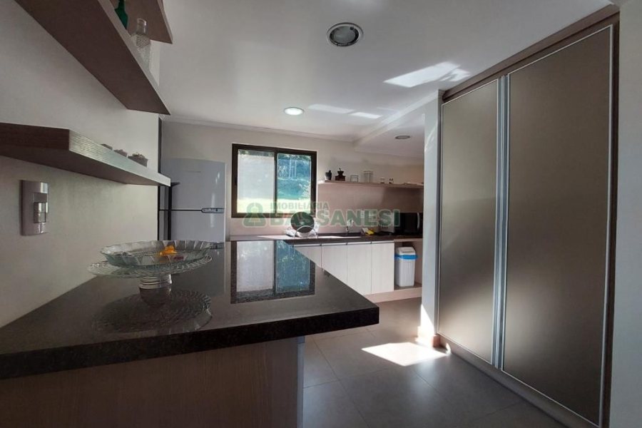 Chácara com 81307m², 4 dormitórios, 2 vagas, no bairro 3 Legua em Caxias do Sul para Comprar