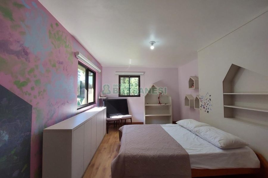 Chácara com 81307m², 4 dormitórios, 2 vagas, no bairro 3 Legua em Caxias do Sul para Comprar