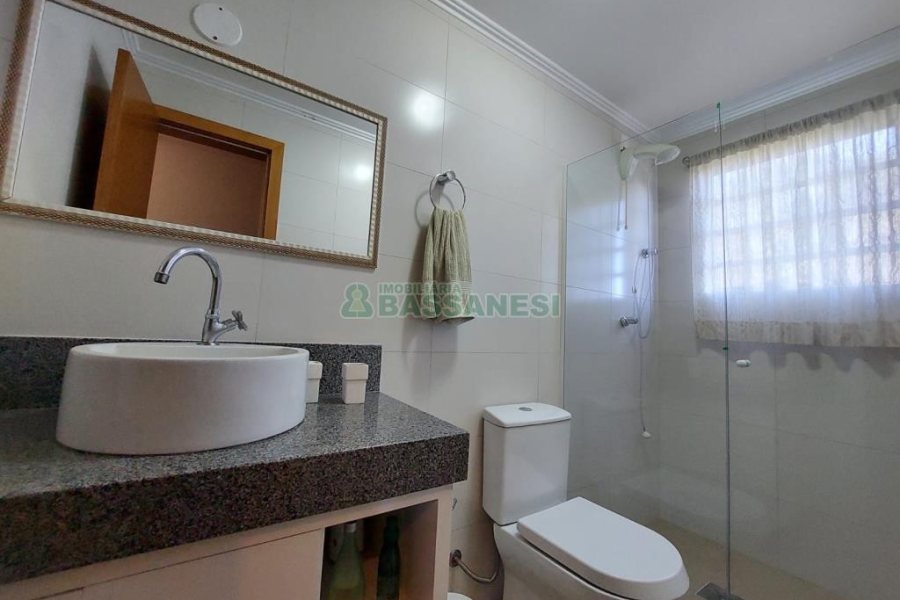 Chácara com 81307m², 4 dormitórios, 2 vagas, no bairro 3 Legua em Caxias do Sul para Comprar