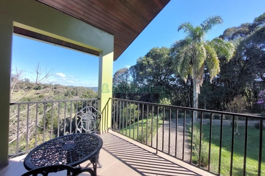 Chácara com 81307m², 4 dormitórios, 2 vagas, no bairro 3 Legua em Caxias do Sul para Comprar