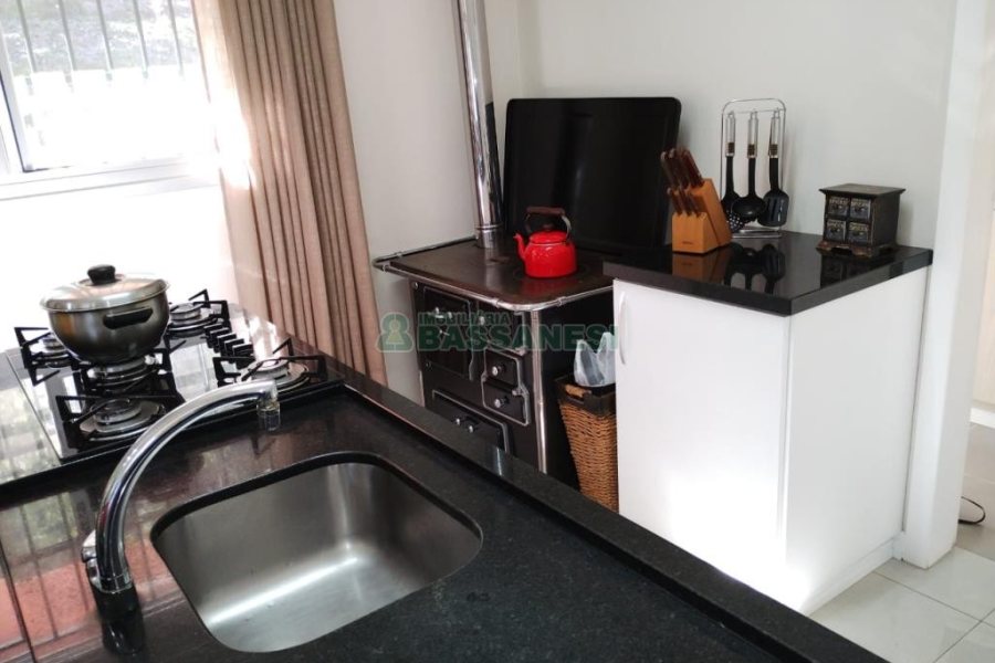 Chácara com 81307m², 4 dormitórios, 2 vagas, no bairro 3 Legua em Caxias do Sul para Comprar