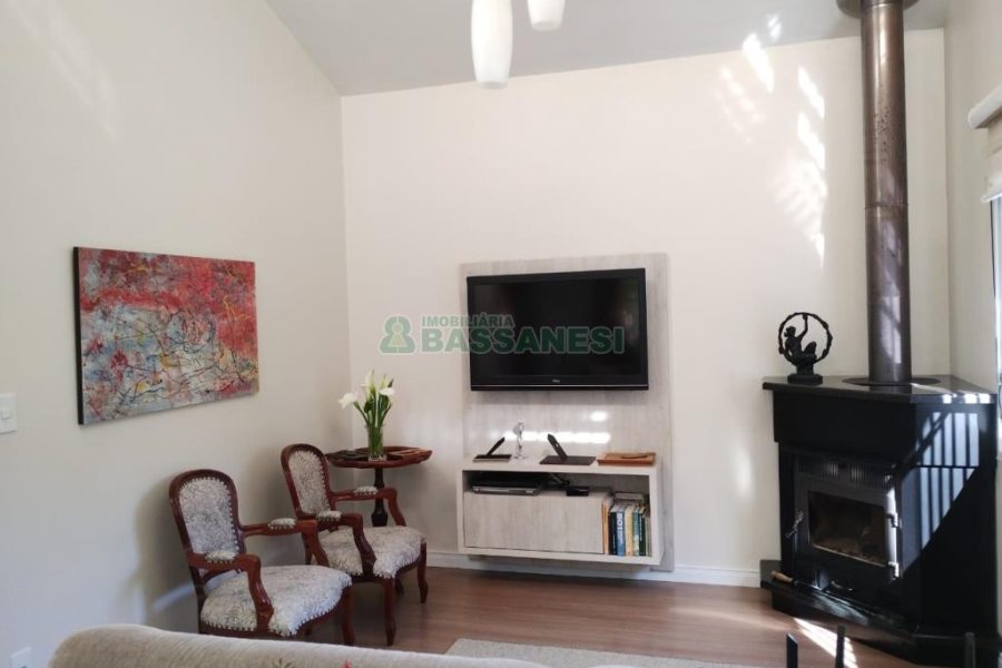 Chácara com 81307m², 4 dormitórios, 2 vagas, no bairro 3 Legua em Caxias do Sul para Comprar