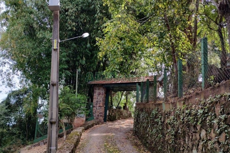 Chácara com 81307m², 4 dormitórios, 2 vagas, no bairro 3 Legua em Caxias do Sul para Comprar