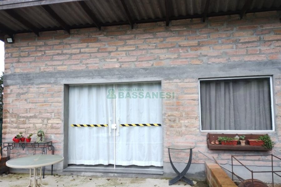 Chácara com 81307m², 4 dormitórios, 2 vagas, no bairro 3 Legua em Caxias do Sul para Comprar