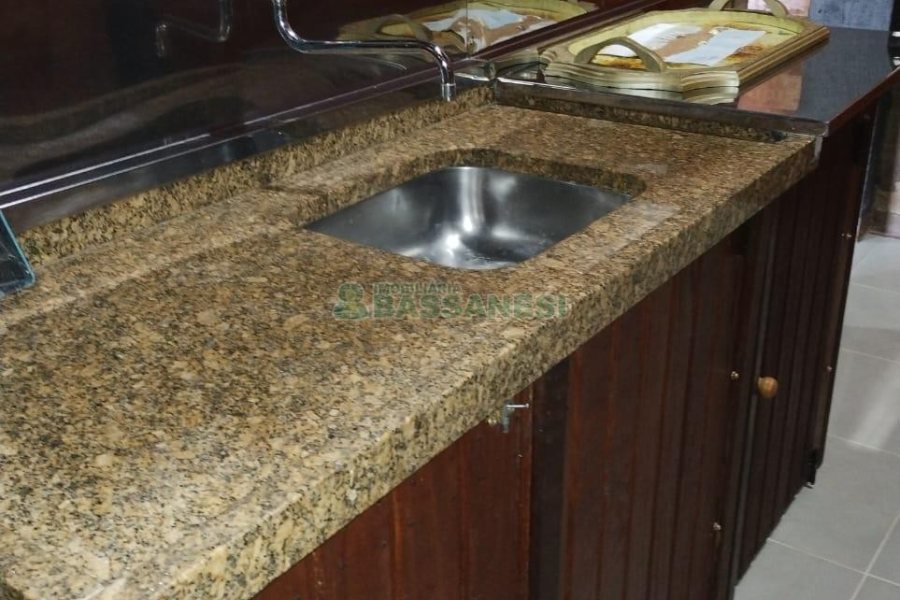 Chácara com 81307m², 4 dormitórios, 2 vagas, no bairro 3 Legua em Caxias do Sul para Comprar