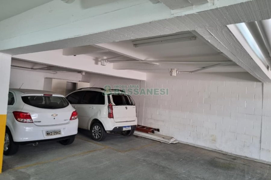 Sobrado com 94m², 3 dormitórios, 2 vagas, no bairro Treviso em Caxias do Sul para Comprar