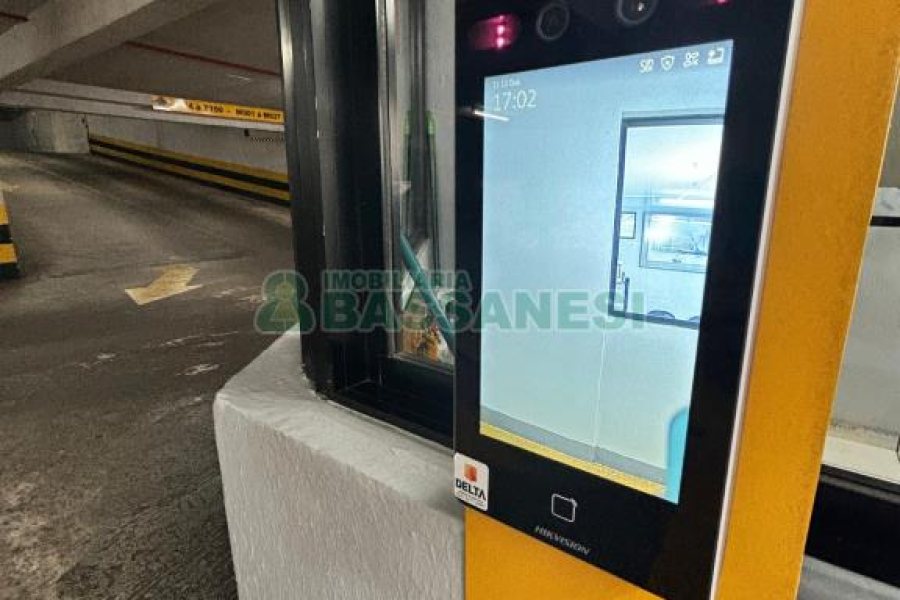 Box com 12m², no bairro Centro em Caxias do Sul para Comprar