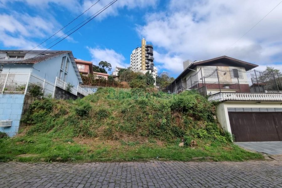 Terreno com 434m², no bairro São Leopoldo em Caxias do Sul para Comprar