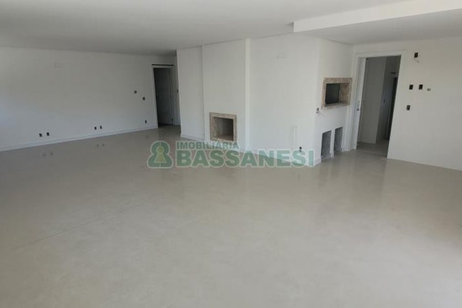 Apartamento com 186m², 3 dormitórios, 2 vagas, no bairro Exposição em Caxias do Sul para Comprar