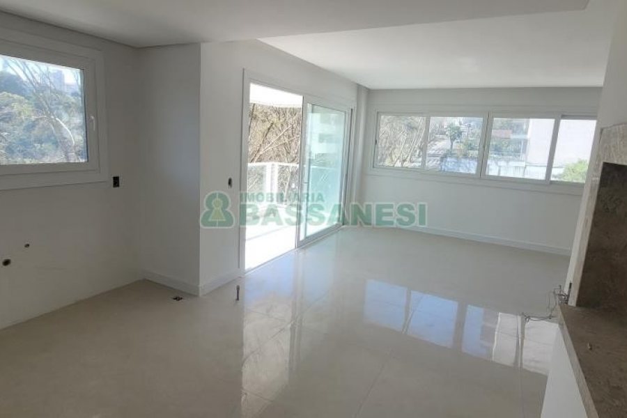 Apartamento com 186m², 3 dormitórios, 2 vagas, no bairro Exposição em Caxias do Sul para Comprar