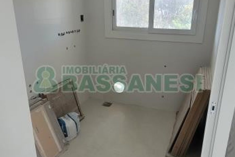 Apartamento com 186m², 3 dormitórios, 2 vagas, no bairro Exposição em Caxias do Sul para Comprar