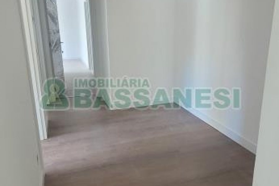 Apartamento com 186m², 3 dormitórios, 2 vagas, no bairro Exposição em Caxias do Sul para Comprar