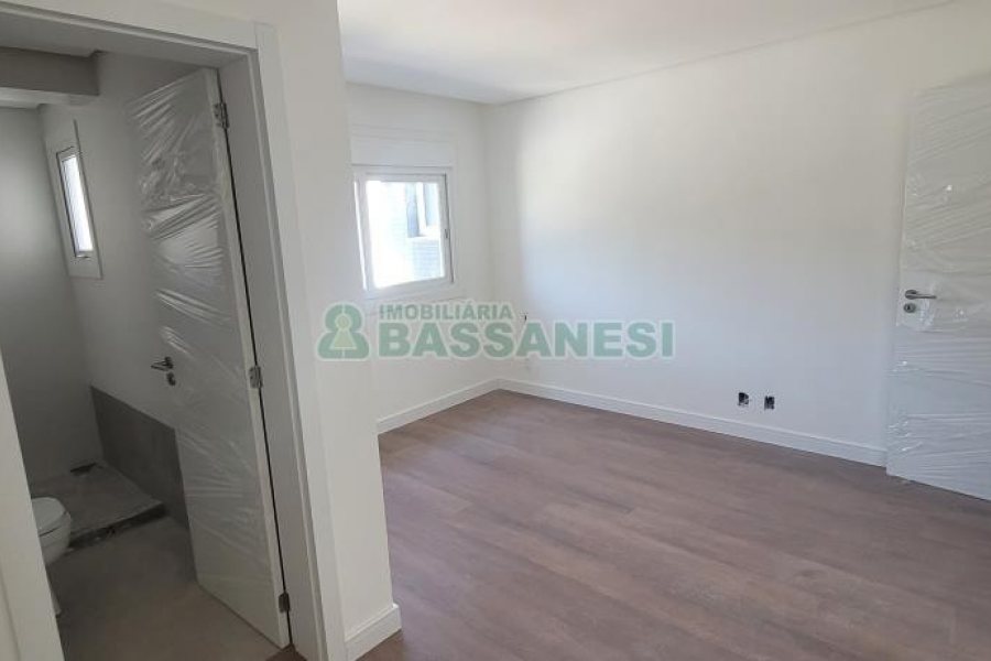 Apartamento com 186m², 3 dormitórios, 2 vagas, no bairro Exposição em Caxias do Sul para Comprar
