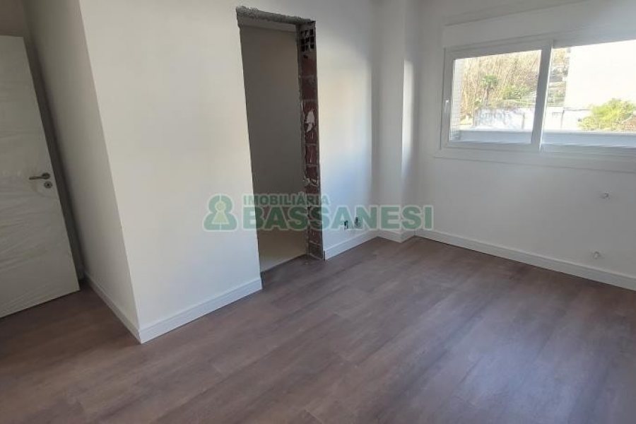 Apartamento com 186m², 3 dormitórios, 2 vagas, no bairro Exposição em Caxias do Sul para Comprar