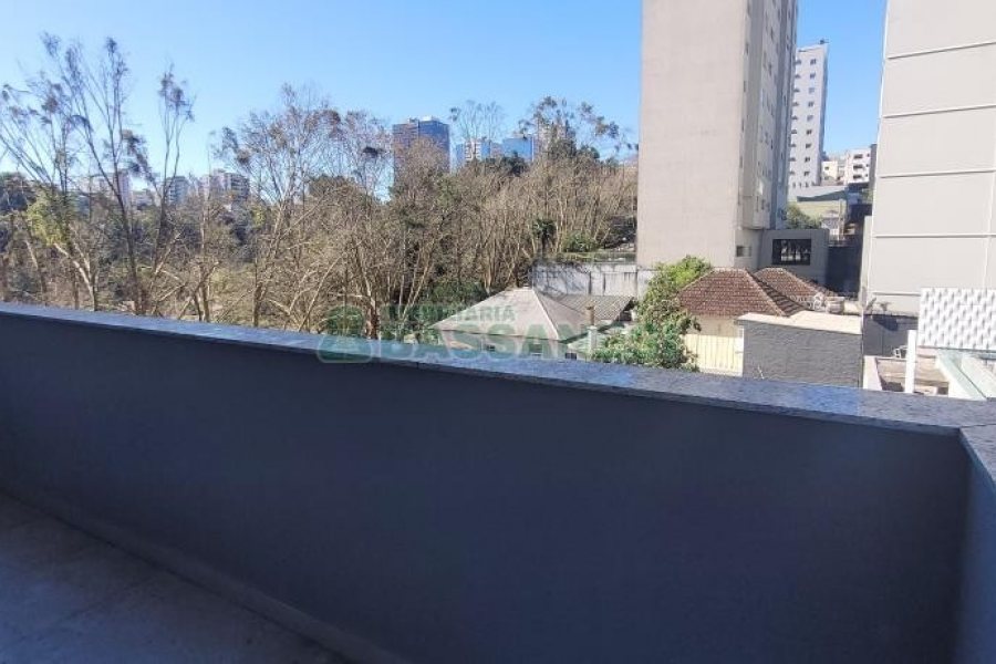 Apartamento com 186m², 3 dormitórios, 2 vagas, no bairro Exposição em Caxias do Sul para Comprar