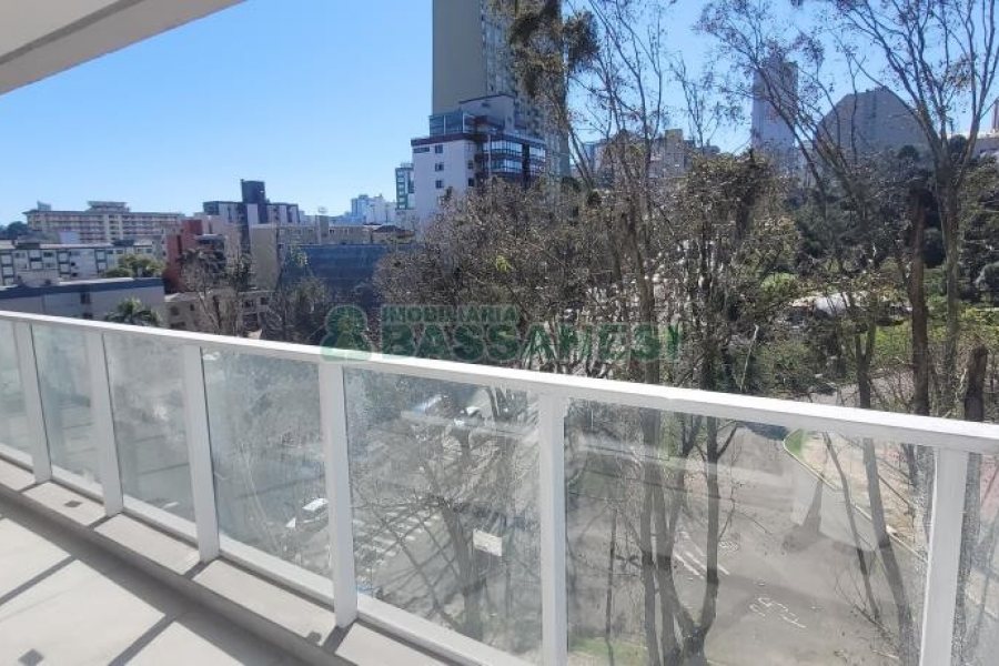 Apartamento com 186m², 3 dormitórios, 2 vagas, no bairro Exposição em Caxias do Sul para Comprar