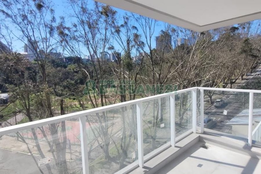 Apartamento com 186m², 3 dormitórios, 2 vagas, no bairro Exposição em Caxias do Sul para Comprar