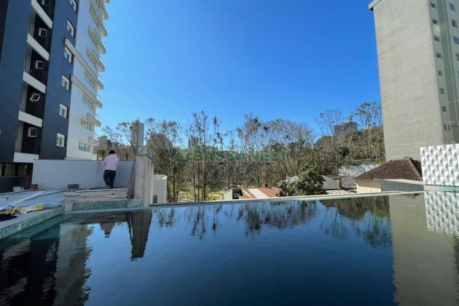 Apartamento com 203m², 3 dormitórios, 3 vagas, no bairro Exposição em Caxias do Sul para Comprar
