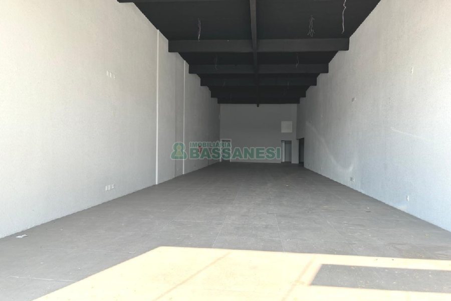 Loja com 240m², no bairro Santa Catarina em Caxias do Sul para Alugar