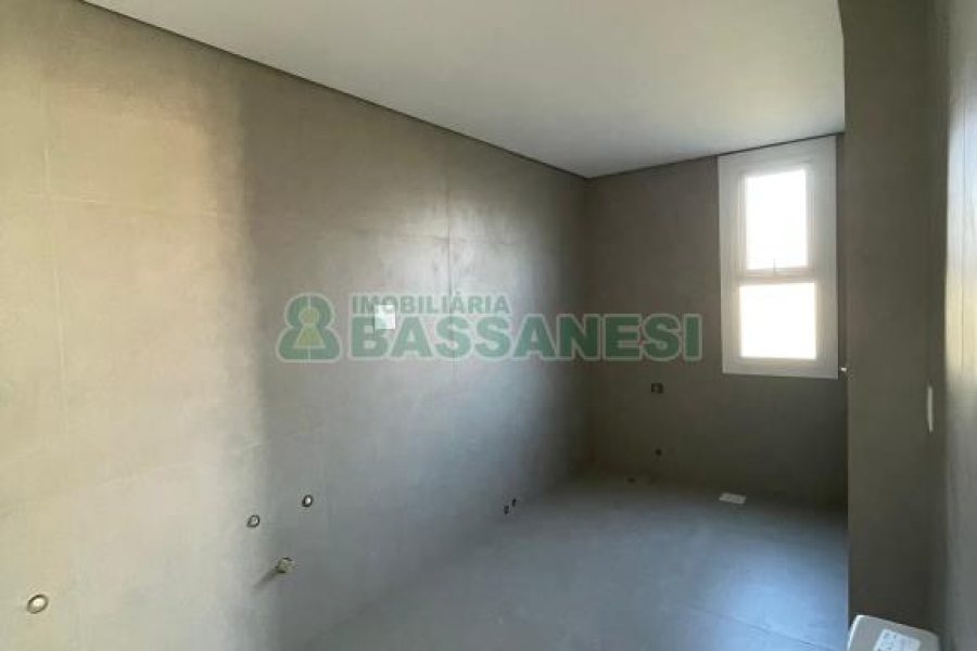 Apartamento com 234m², 3 dormitórios, 3 vagas, no bairro Exposição em Caxias do Sul para Comprar