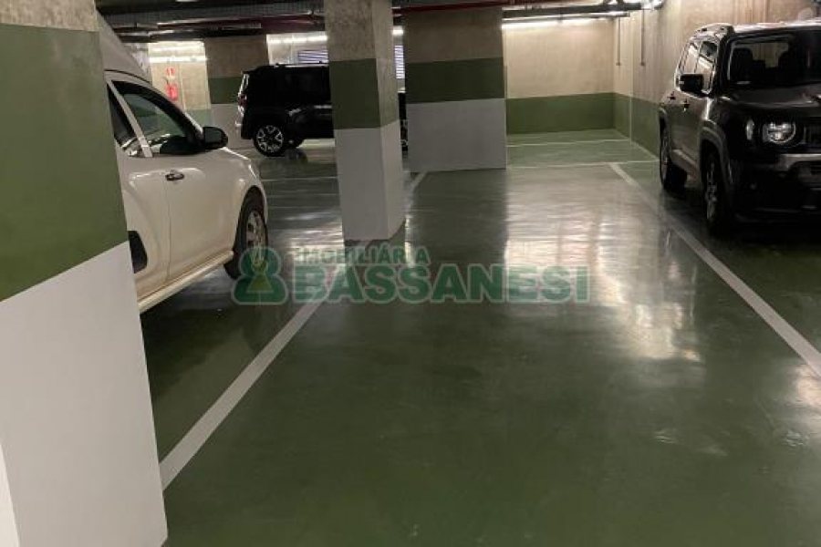 Apartamento com 234m², 3 dormitórios, 3 vagas, no bairro Exposição em Caxias do Sul para Comprar