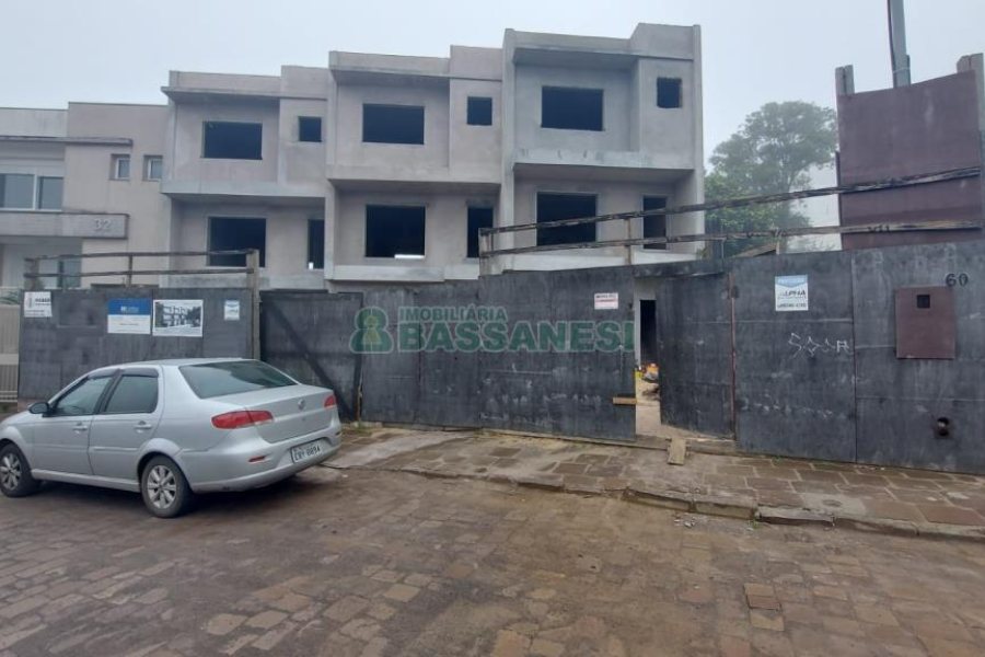 Sobrado com 147m², 3 dormitórios, 2 vagas, no bairro Jardim América em Caxias do Sul para Comprar