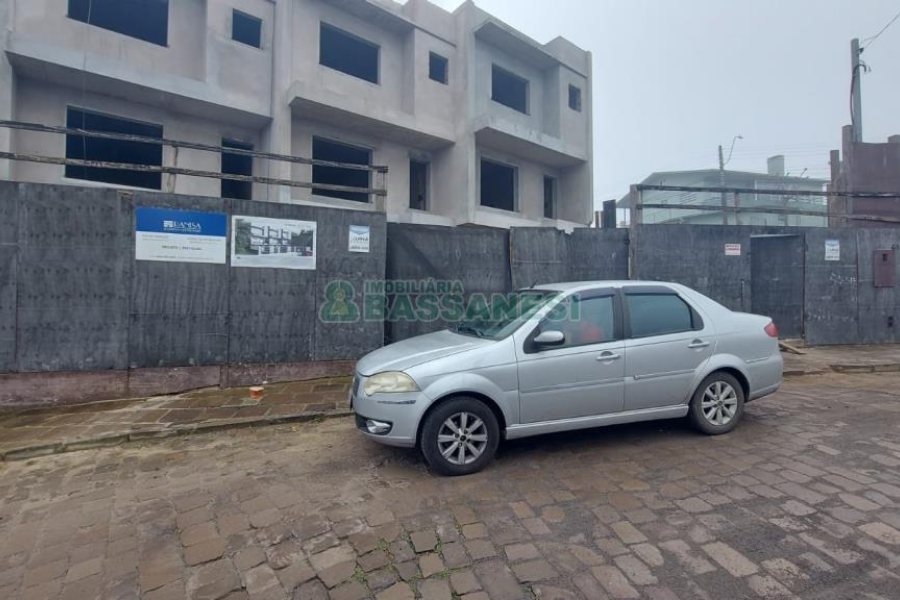 Sobrado com 147m², 3 dormitórios, 2 vagas, no bairro Jardim América em Caxias do Sul para Comprar