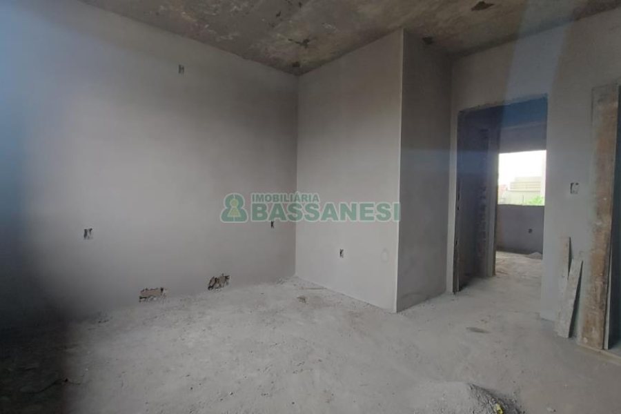 Sobrado com 147m², 3 dormitórios, 2 vagas, no bairro Jardim América em Caxias do Sul para Comprar