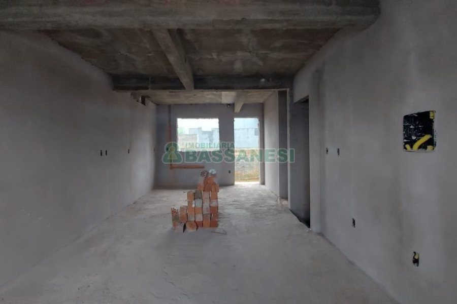 Sobrado com 147m², 3 dormitórios, 2 vagas, no bairro Jardim América em Caxias do Sul para Comprar