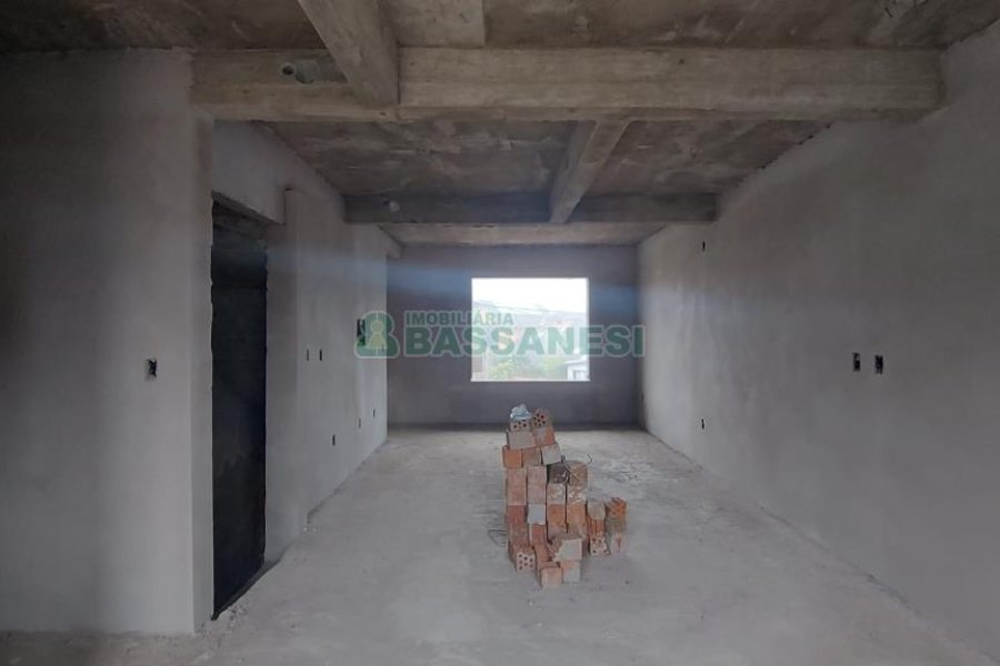 Sobrado com 147m², 3 dormitórios, 2 vagas, no bairro Jardim América em Caxias do Sul para Comprar