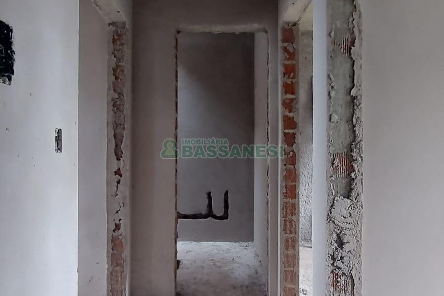 Sobrado com 147m², 3 dormitórios, 2 vagas, no bairro Jardim América em Caxias do Sul para Comprar