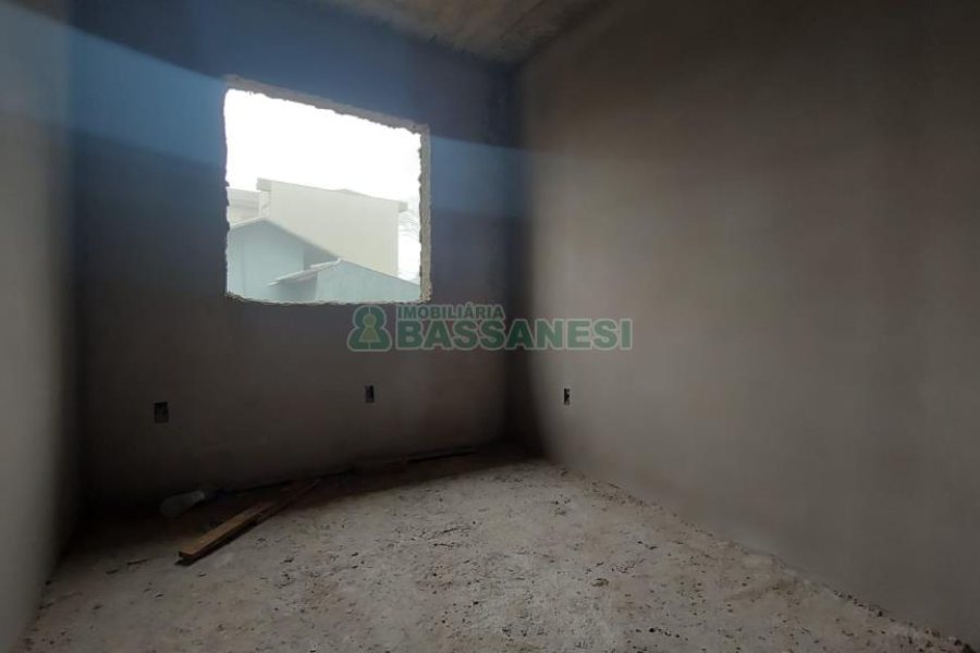 Sobrado com 147m², 3 dormitórios, 2 vagas, no bairro Jardim América em Caxias do Sul para Comprar