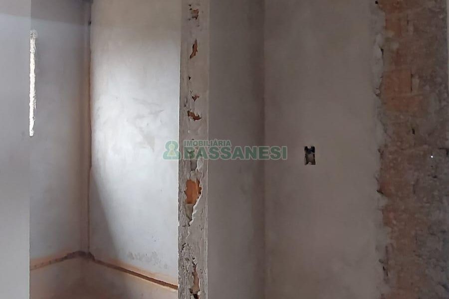 Sobrado com 147m², 3 dormitórios, 2 vagas, no bairro Jardim América em Caxias do Sul para Comprar