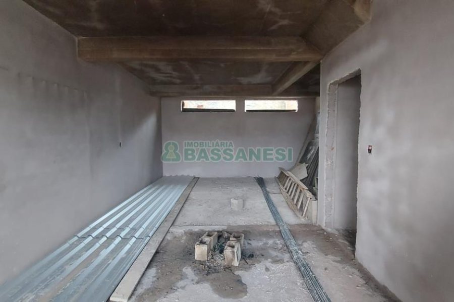 Sobrado com 147m², 3 dormitórios, 2 vagas, no bairro Jardim América em Caxias do Sul para Comprar