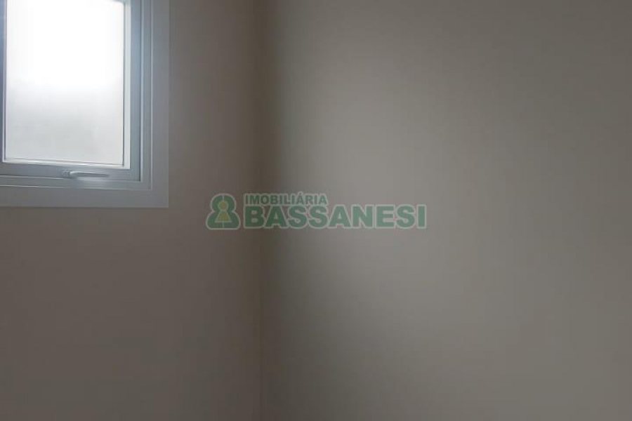 Sobrado com 147m², 3 dormitórios, 2 vagas, no bairro Jardim América em Caxias do Sul para Comprar